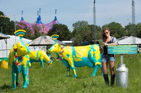 Res_4011892_EE_Glastobury_festival